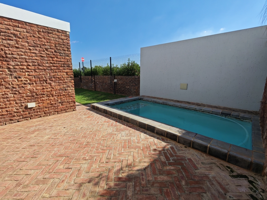 3 Bedroom Property for Sale in Helderzicht Eco Estate North West